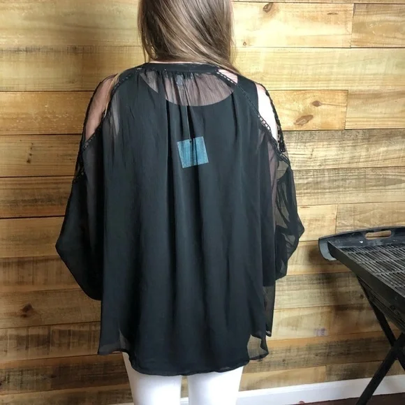 Hayden, Lace accented top,NWT - Picture 5 of 11